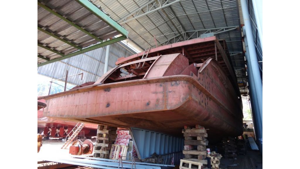 steel-hull-motor-yacht-for-sale (10)