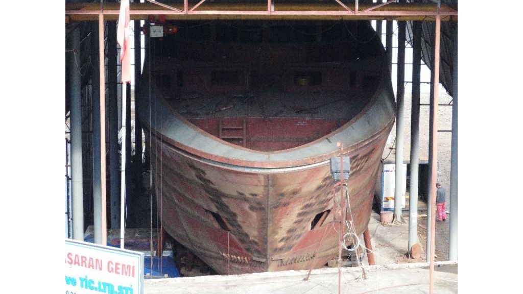 steel-hull-motor-yacht-for-sale (11)