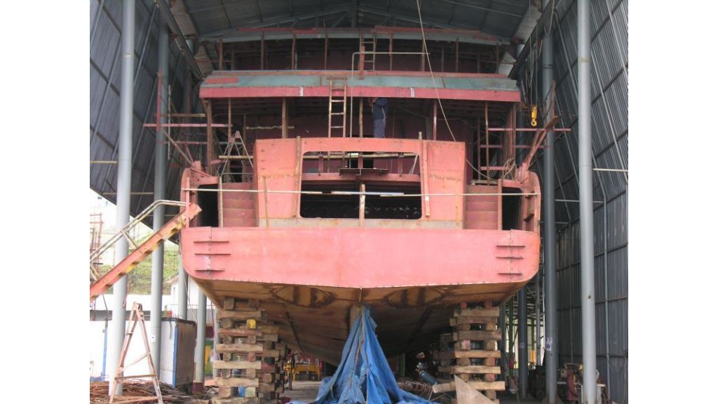 steel-hull-motor-yacht-for-sale (12)