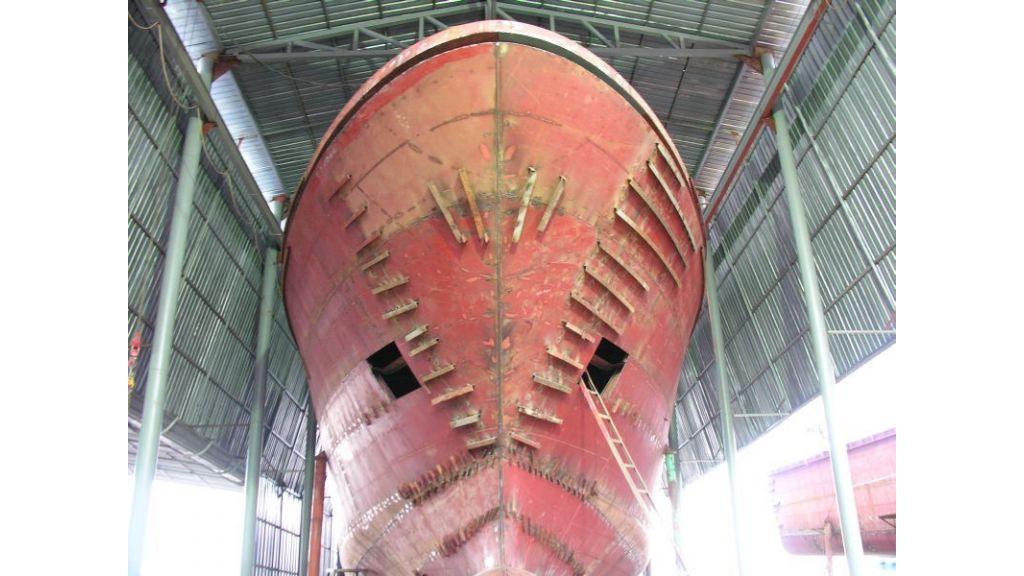 steel-hull-motor-yacht-for-sale (19)