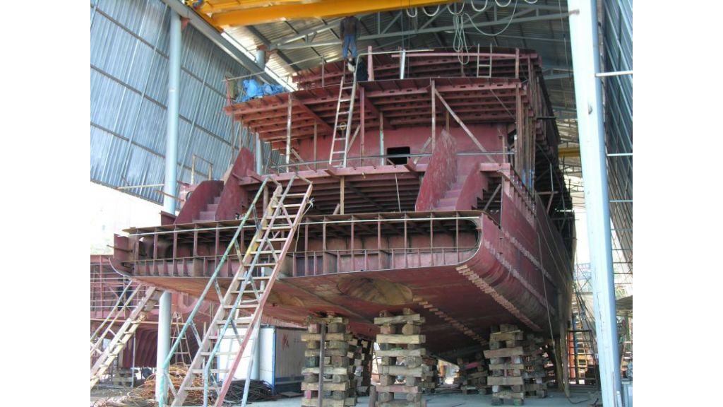 steel-hull-motor-yacht-for-sale (24)