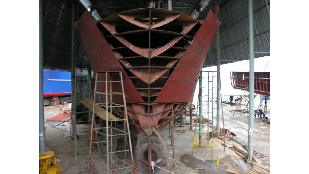 steel-hull-motor-yacht-for-sale (25)
