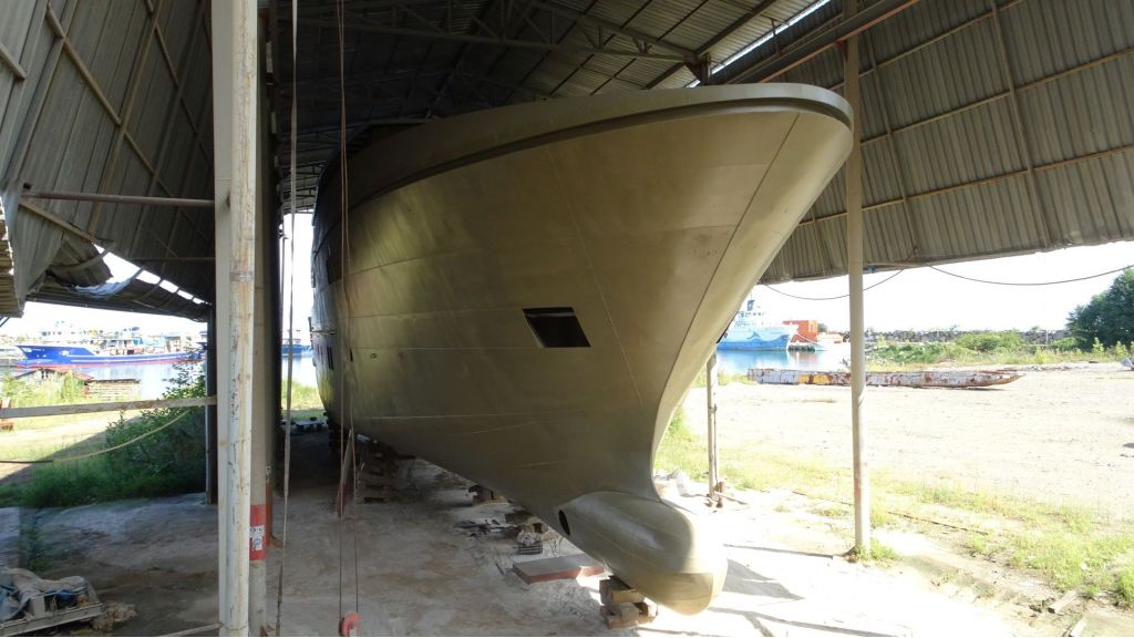 steel-hull-motor-yacht-for-sale (3)