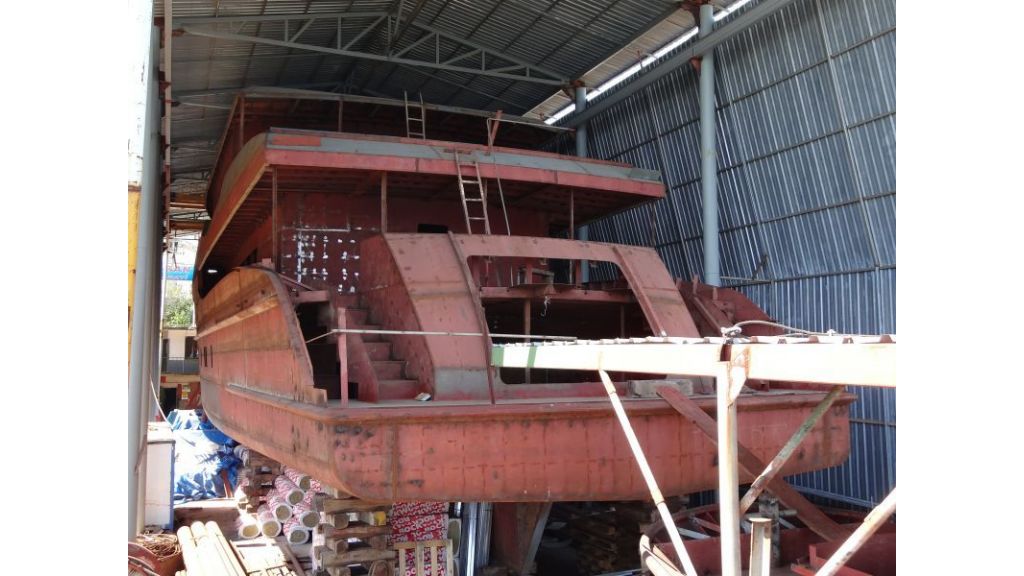 steel-hull-motor-yacht-for-sale (8)