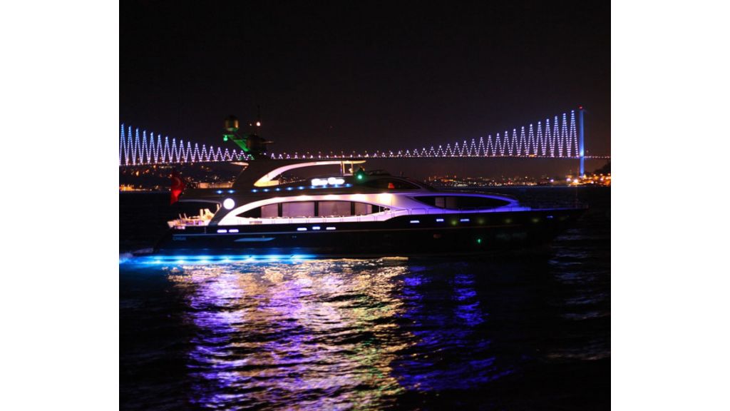 Den Den Motoryacht in istanbul (13)