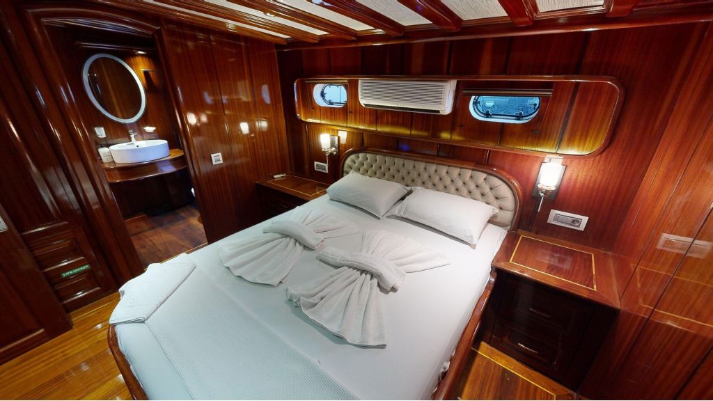 gulet dear lila (737)