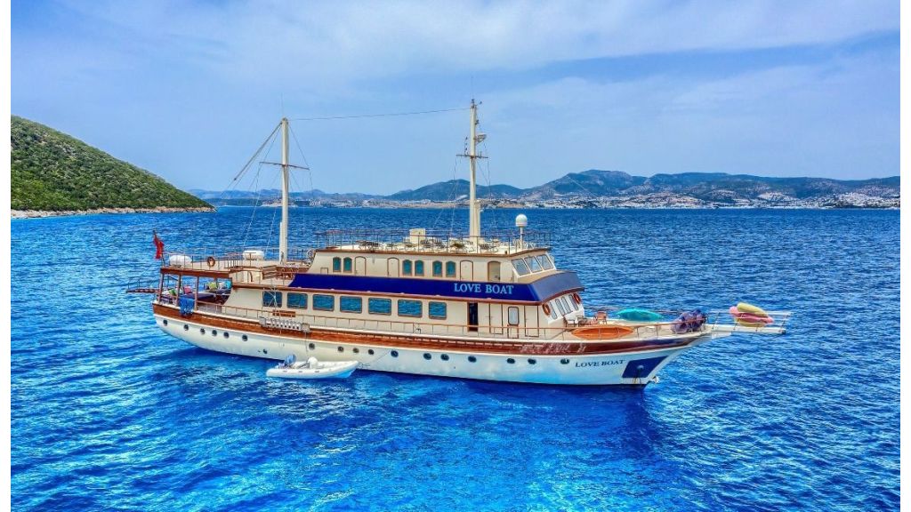 Love Boat, Love Boat