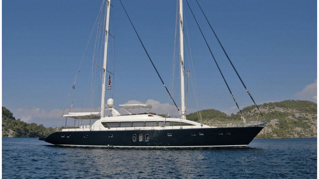 custom-sailing-yacht-master