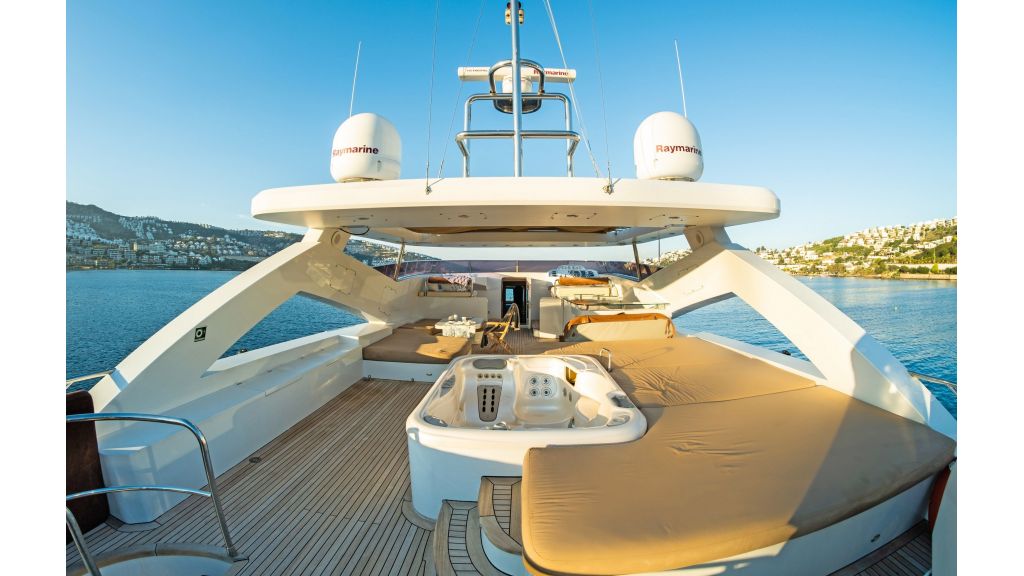 Smyrna Luxury Motor Yacht
