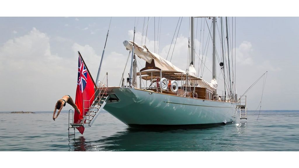 luxury-sailing-yacht-for-sale-master-3