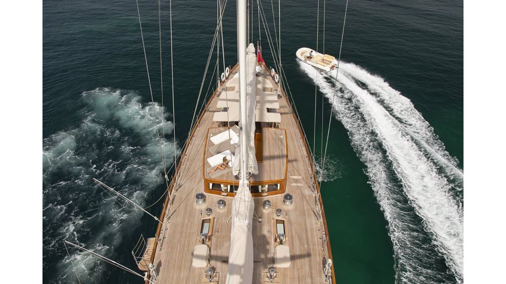 luxury-sailing-yachts-for-sale-master-2