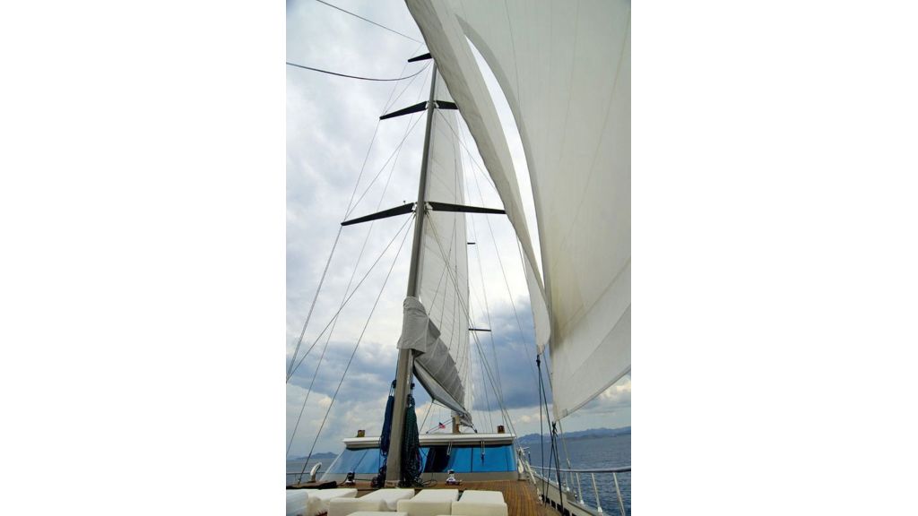 34m Steel Sailing Yacht (118)