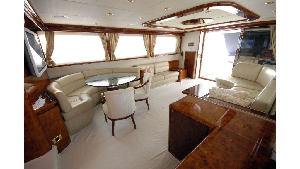 Luxury Cheap Motor yacht