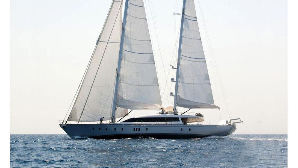 Custom_Designe_Sailing_Yacht