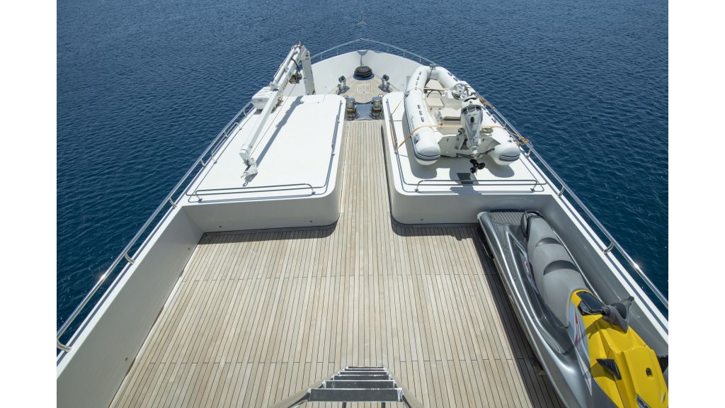 Vetro Luxury Motor Yacht (48)