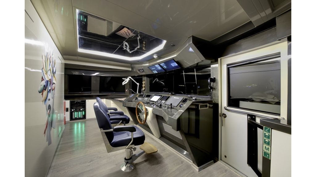 Vetro Luxury Motor Yacht
