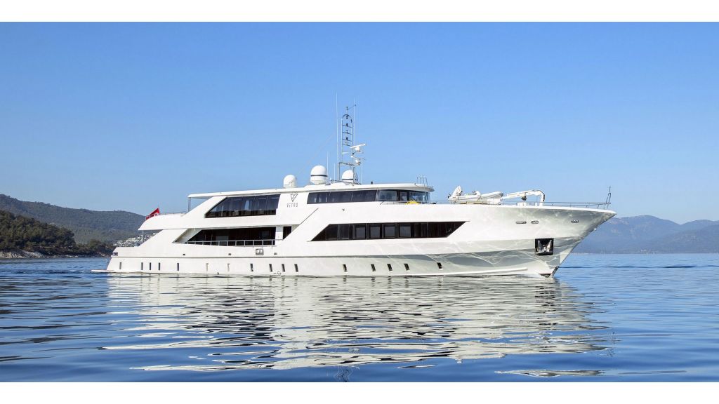 Vetro Luxury Motor Yacht