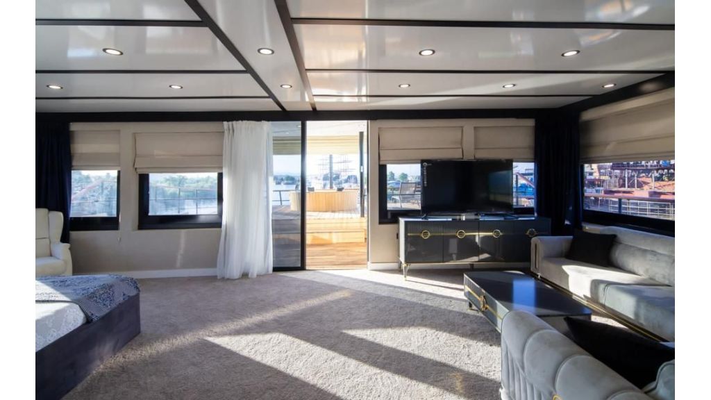 luxury-weekly-excursion-yacht-for-sale (15)
