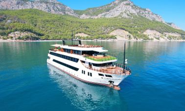 luxury-weekly-excursion-yacht-for-sale (2)