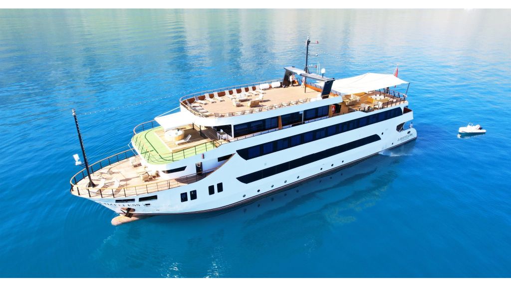 luxury-weekly-excursion-yacht-for-sale (7)