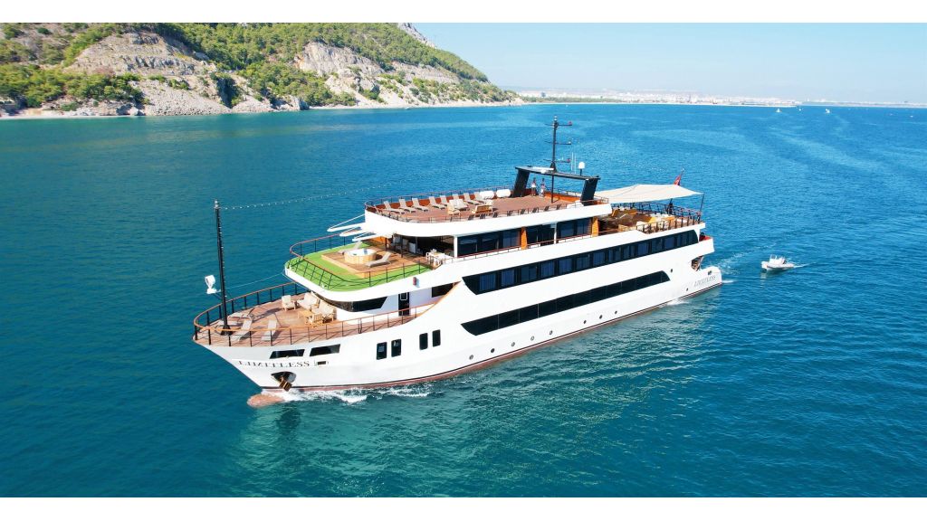 luxury-weekly-excursion-yacht-for-sale (8)
