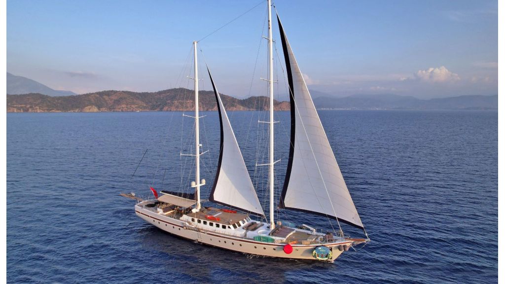 Sailing yacht Nautilus master