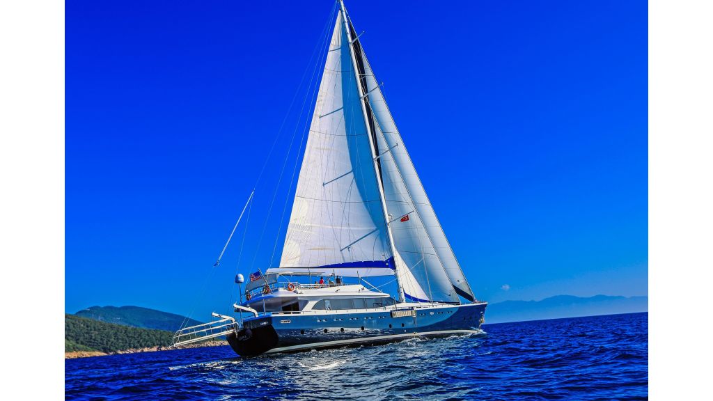Gulmaria sailing