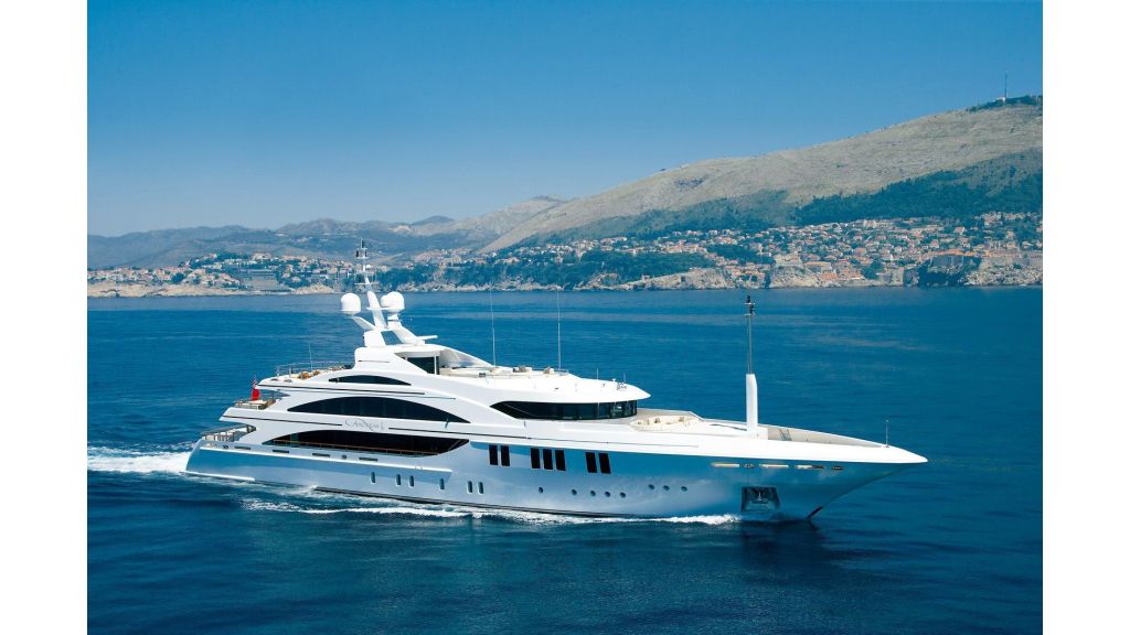 La Blanca Mega Yacht,