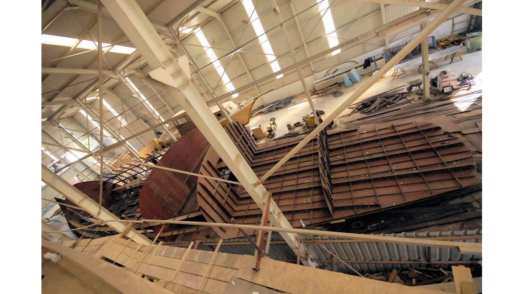 40m Sailing Yacht Abandoned (15)