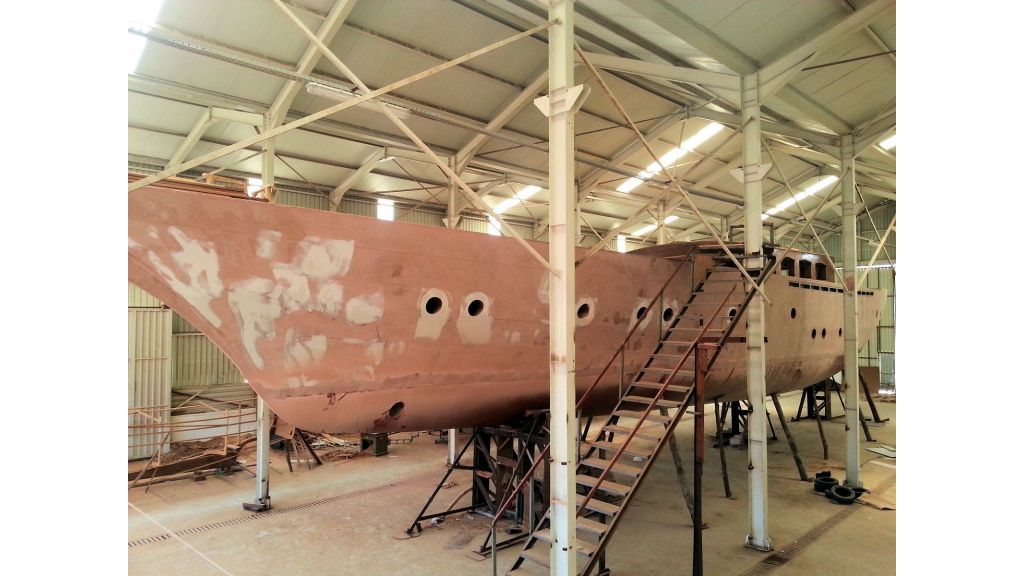 40m Sailing Yacht Abandoned (2)