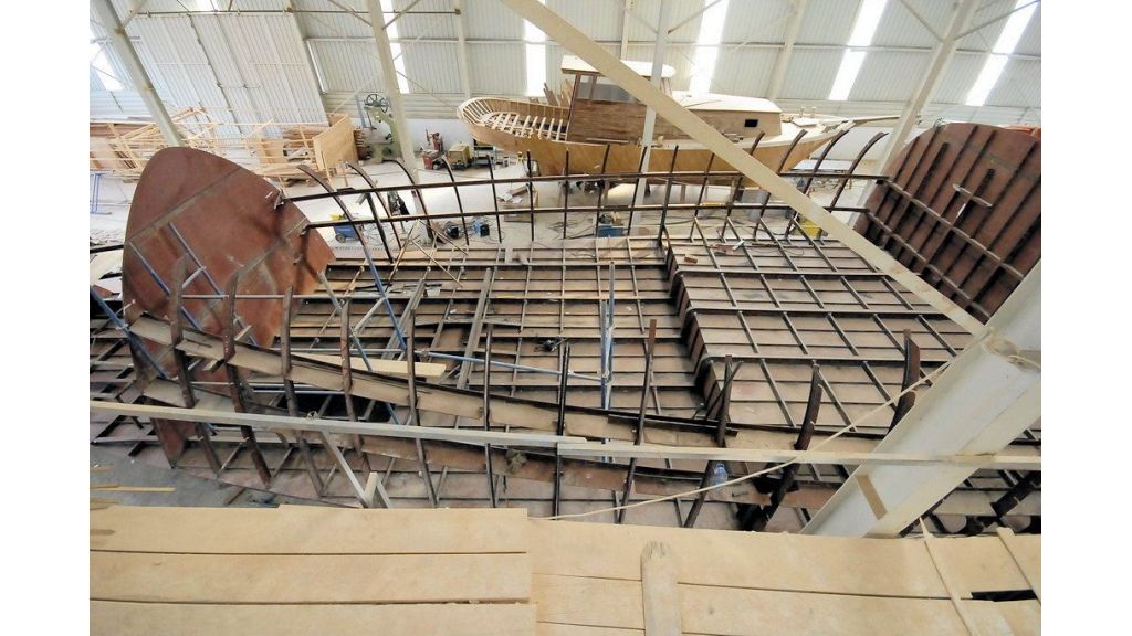 40m Sailing Yacht Abandoned (33)