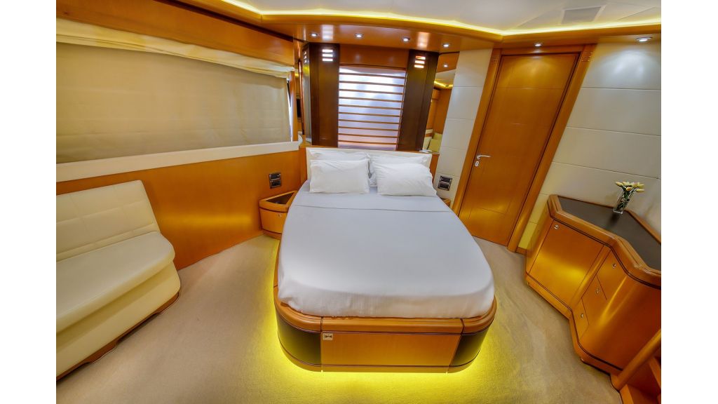 Ariela Luxury Motor Yacht (11)