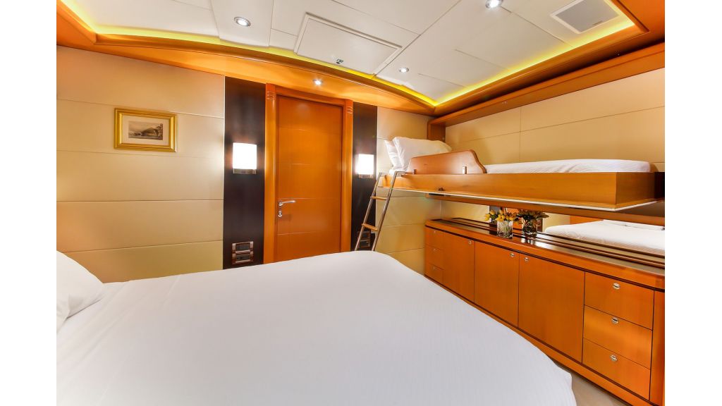 Ariela Luxury Motor Yacht (14)