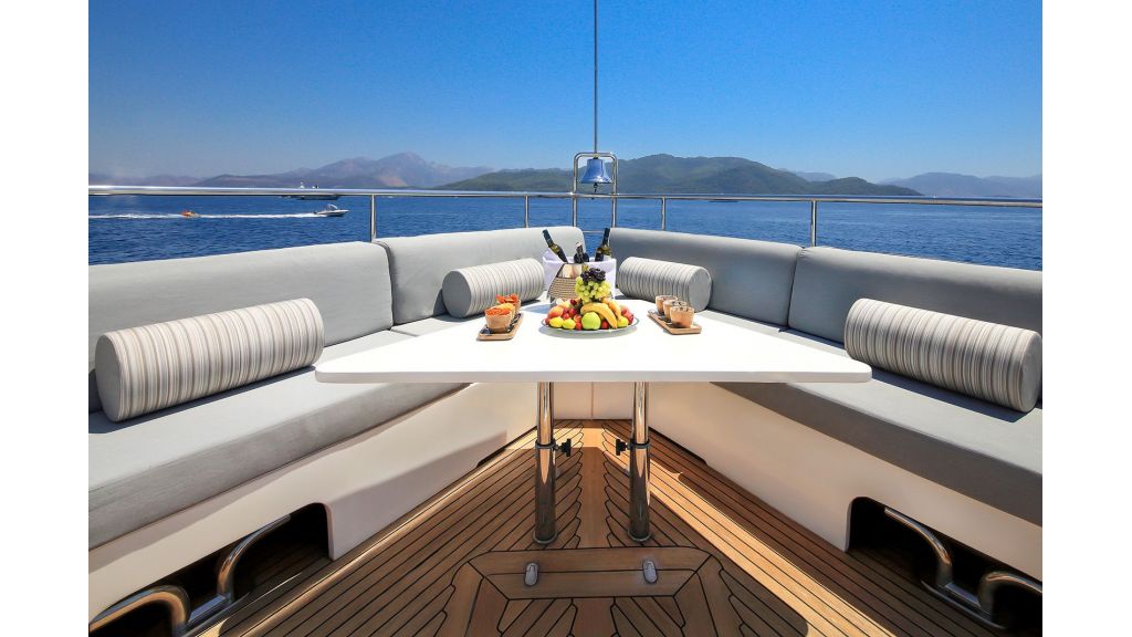 Ariela Luxury Motor Yacht (18)