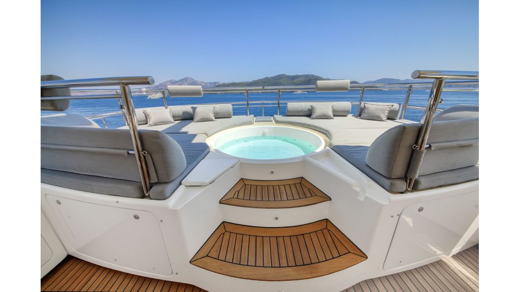 Ariela Luxury Motor Yacht (40)
