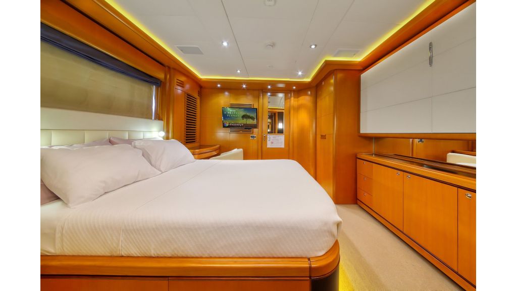 Ariela Luxury Motor Yacht (6)