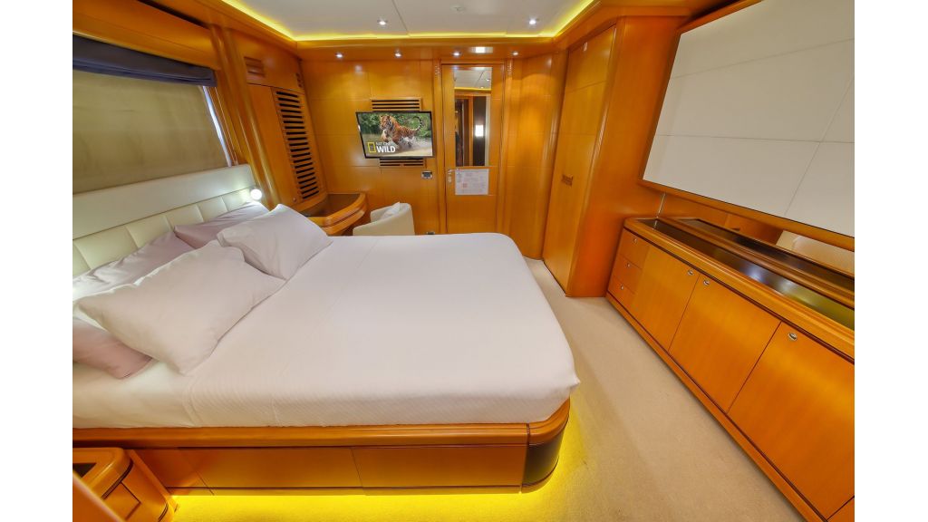 Ariela Luxury Motor Yacht (7)