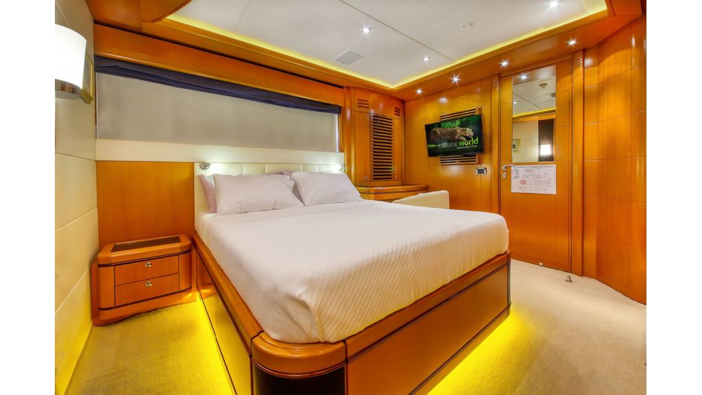 Ariela Luxury Motor Yacht (9)