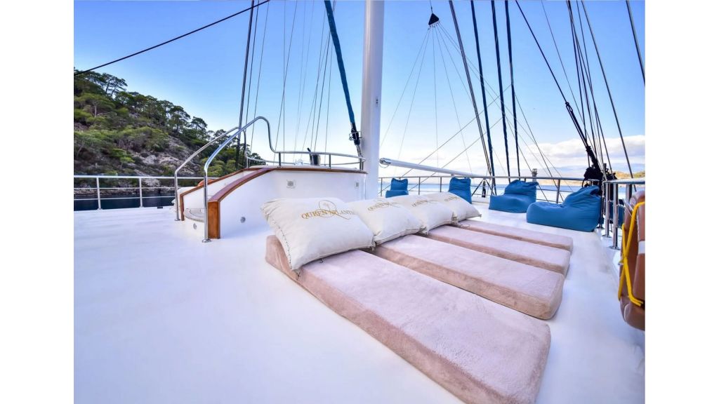 Queen Atlantis (525)