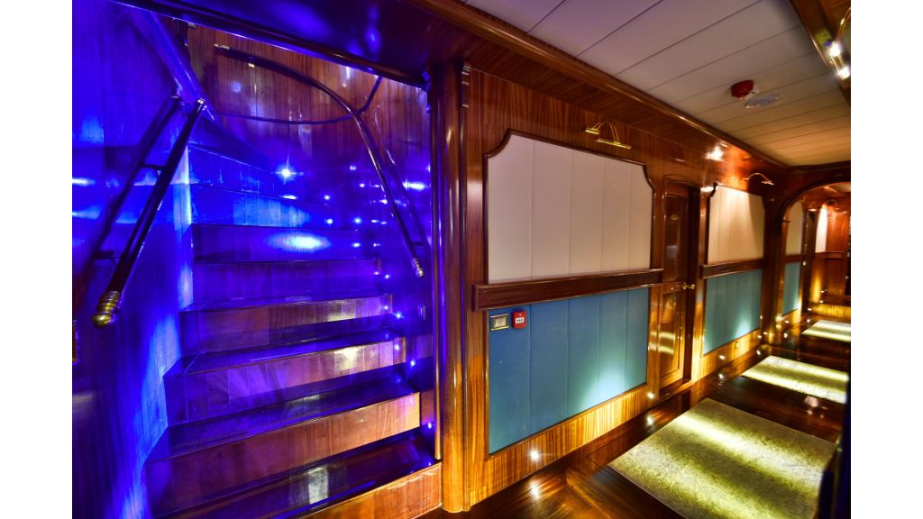 quuen atlantis (030)