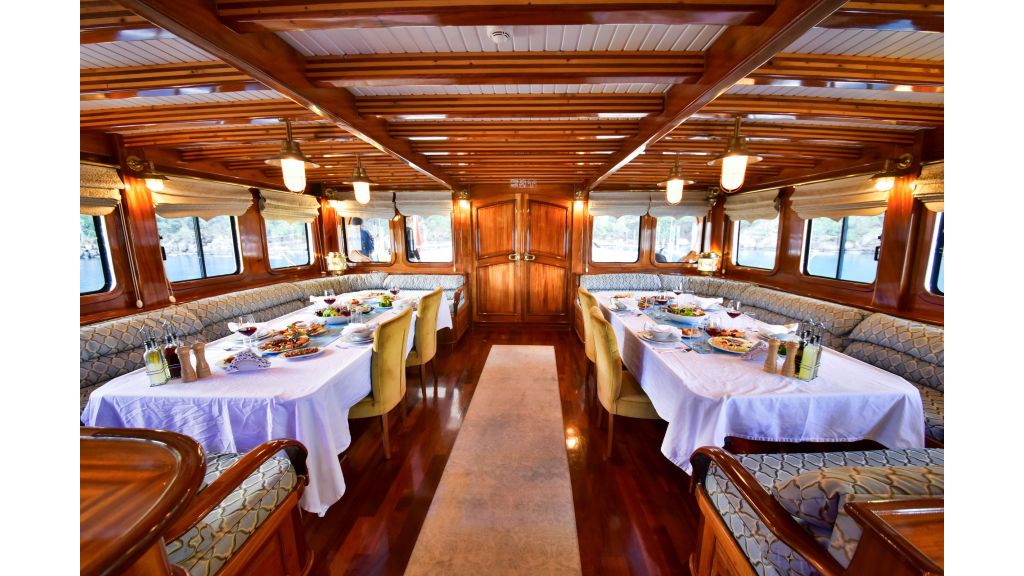 quuen atlantis (033)