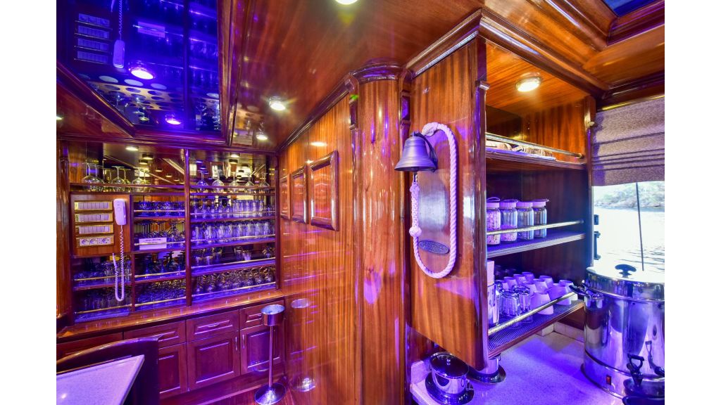 quuen atlantis (035)