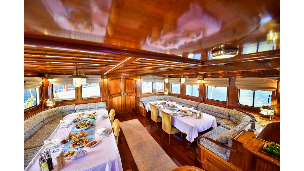 quuen atlantis (036)