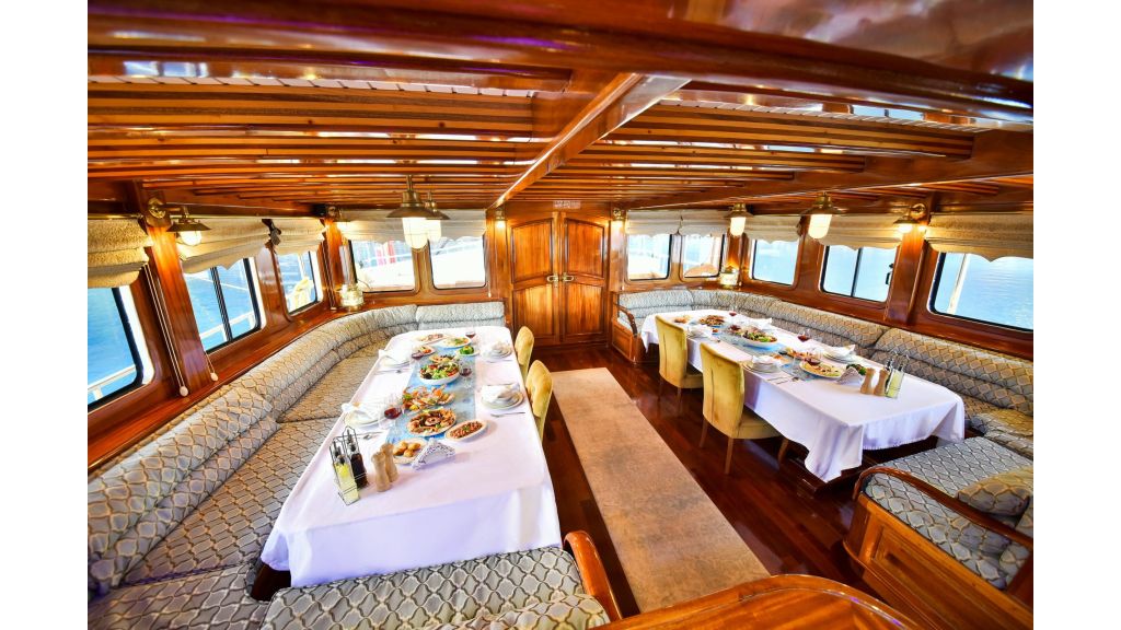 quuen atlantis (037)