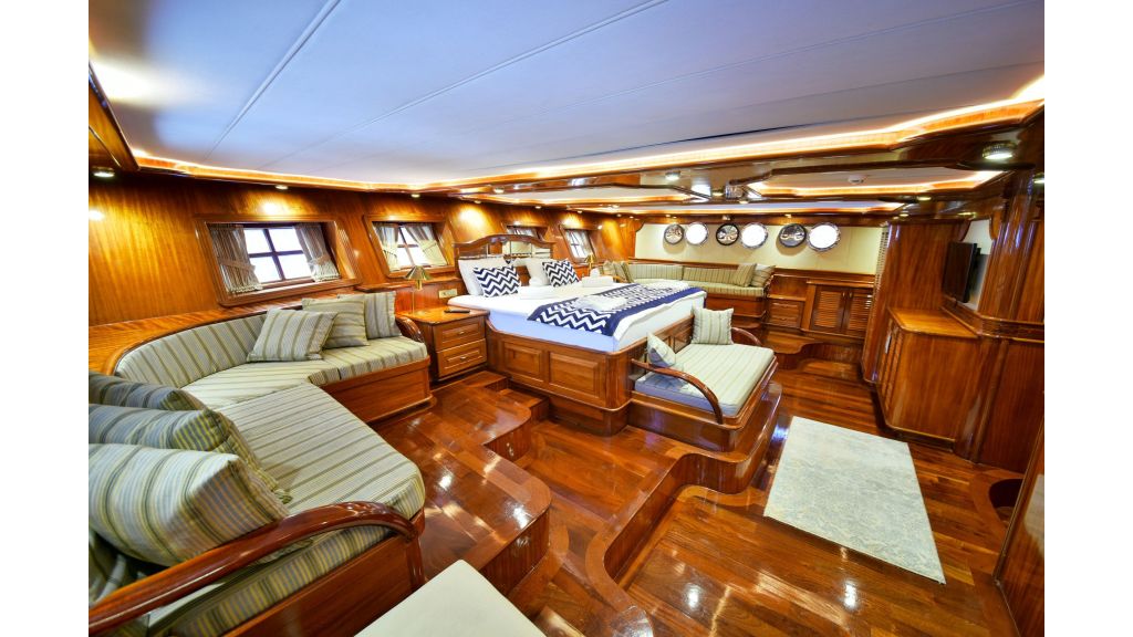 quuen atlantis (048)