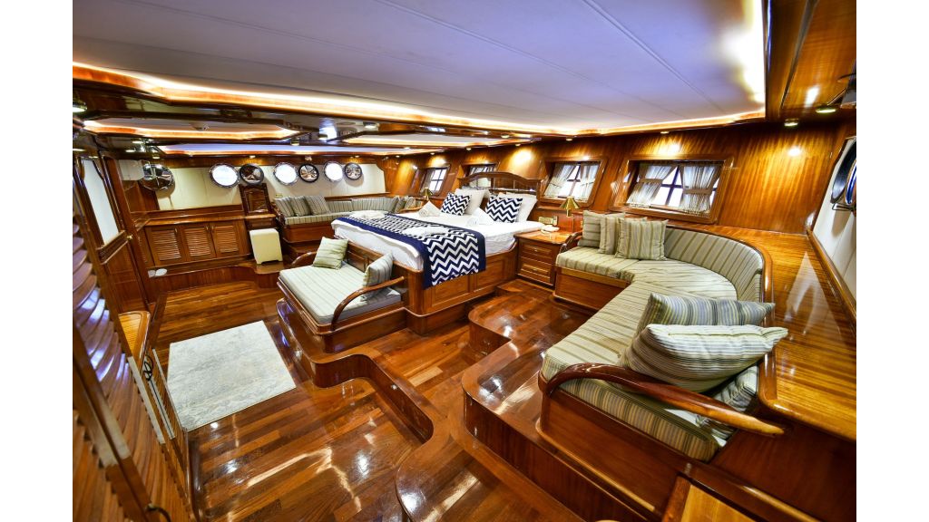 quuen atlantis (050)