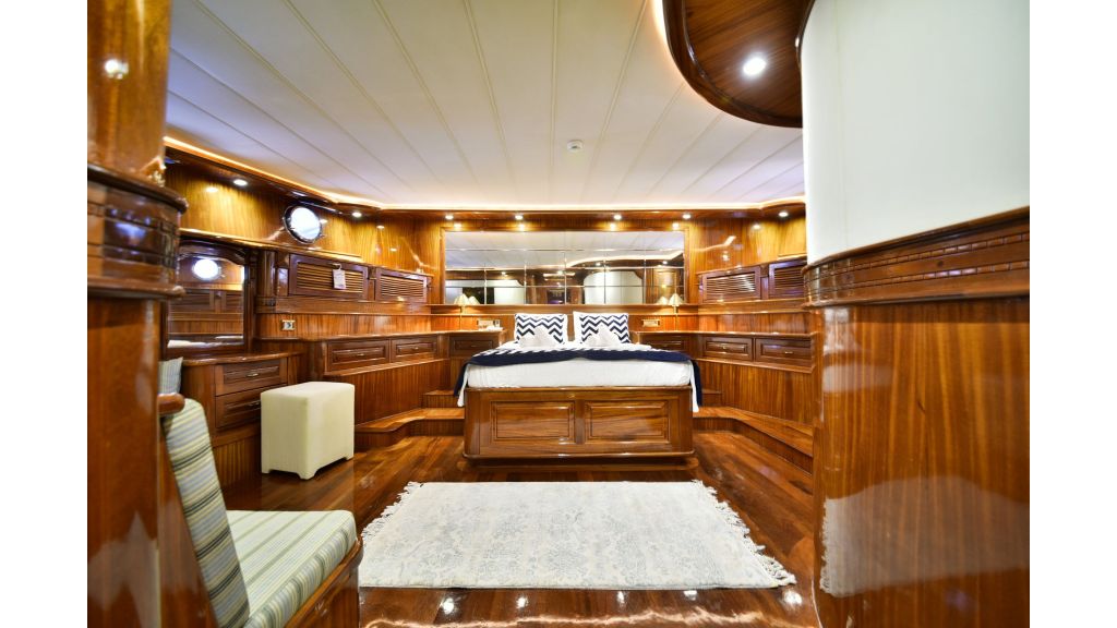 quuen atlantis (056)