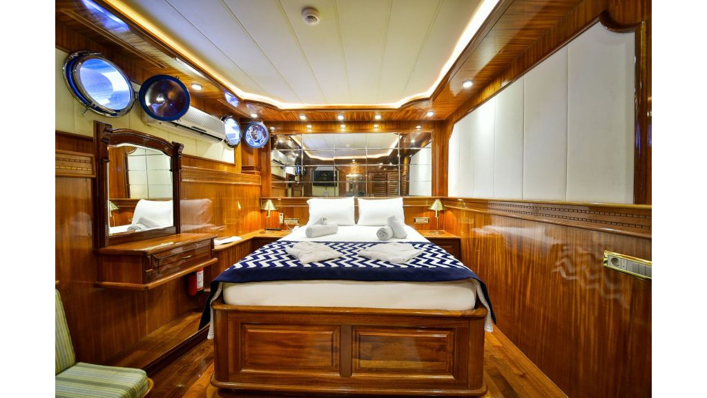 quuen atlantis (061)