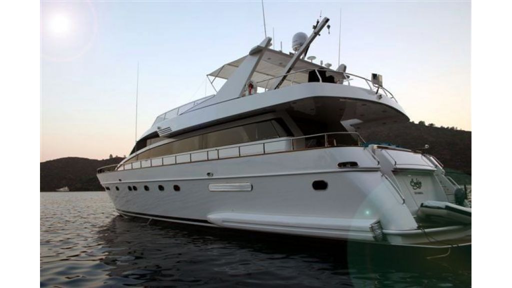 custom-built-motor-yacht (27)