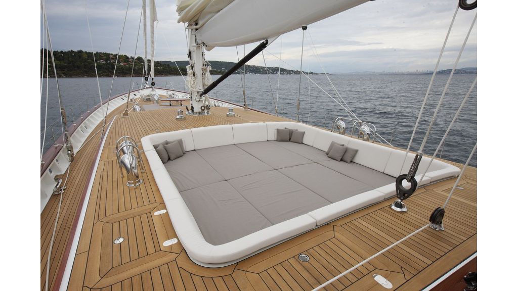 New Design Sailing Yacht (21)